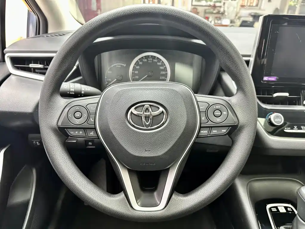 Toyota Corolla 2023 — фото 15