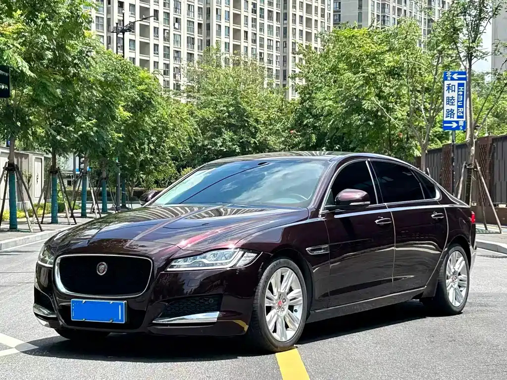 Jaguar XFL 2018 — фото 1