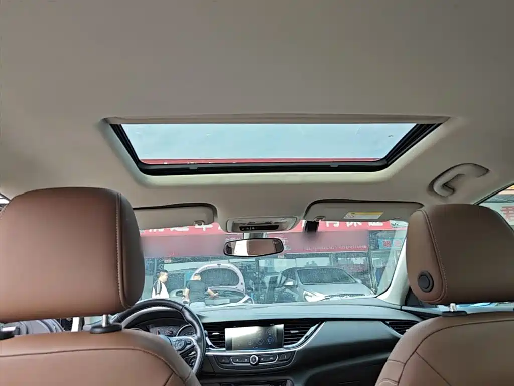 Buick Regal 2019 — фото 18