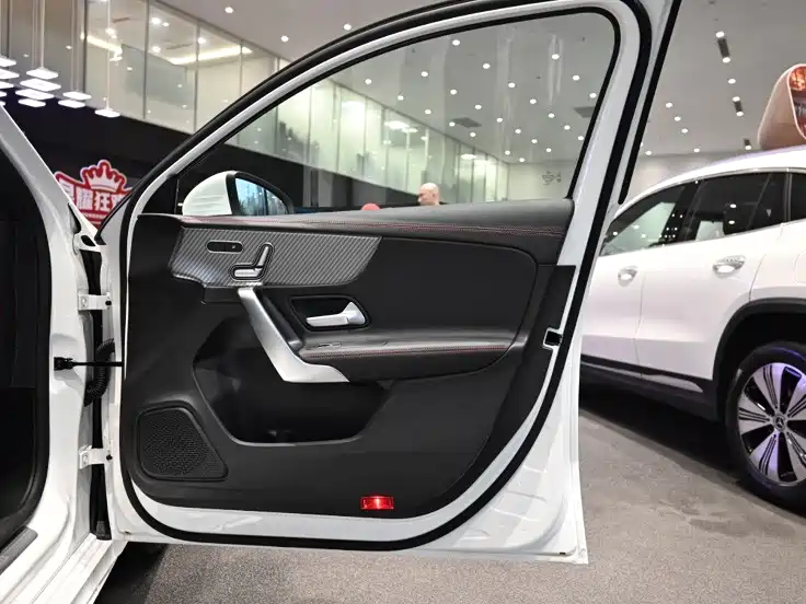 Mercedes-Benz A-Class 2025 — фото 15