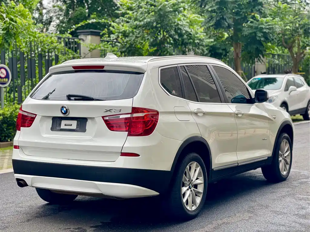 BMW X3 2012 — фото 9