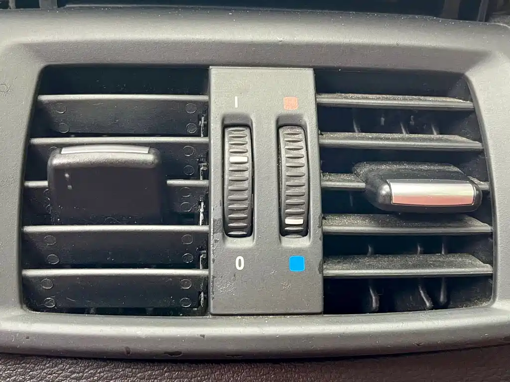 BMW X3 2012 — фото 19