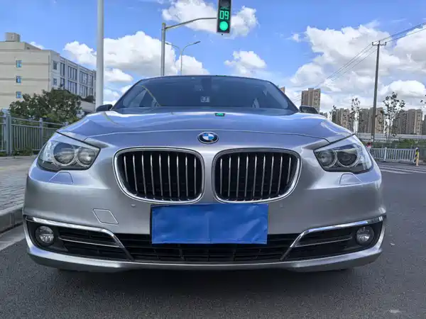 BMW 5 Series GT 2013