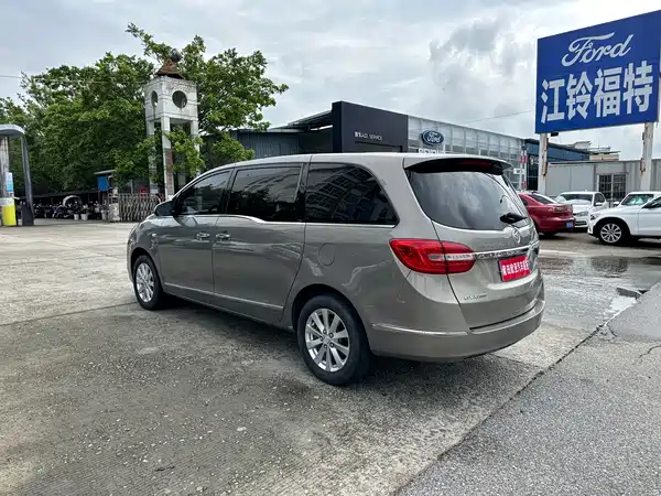 Buick GL8 2017
