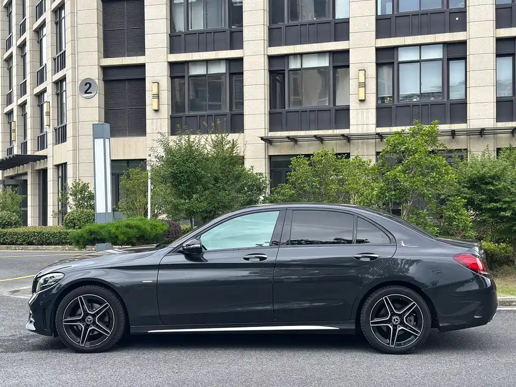 Mercedes-Benz C-Class 2021