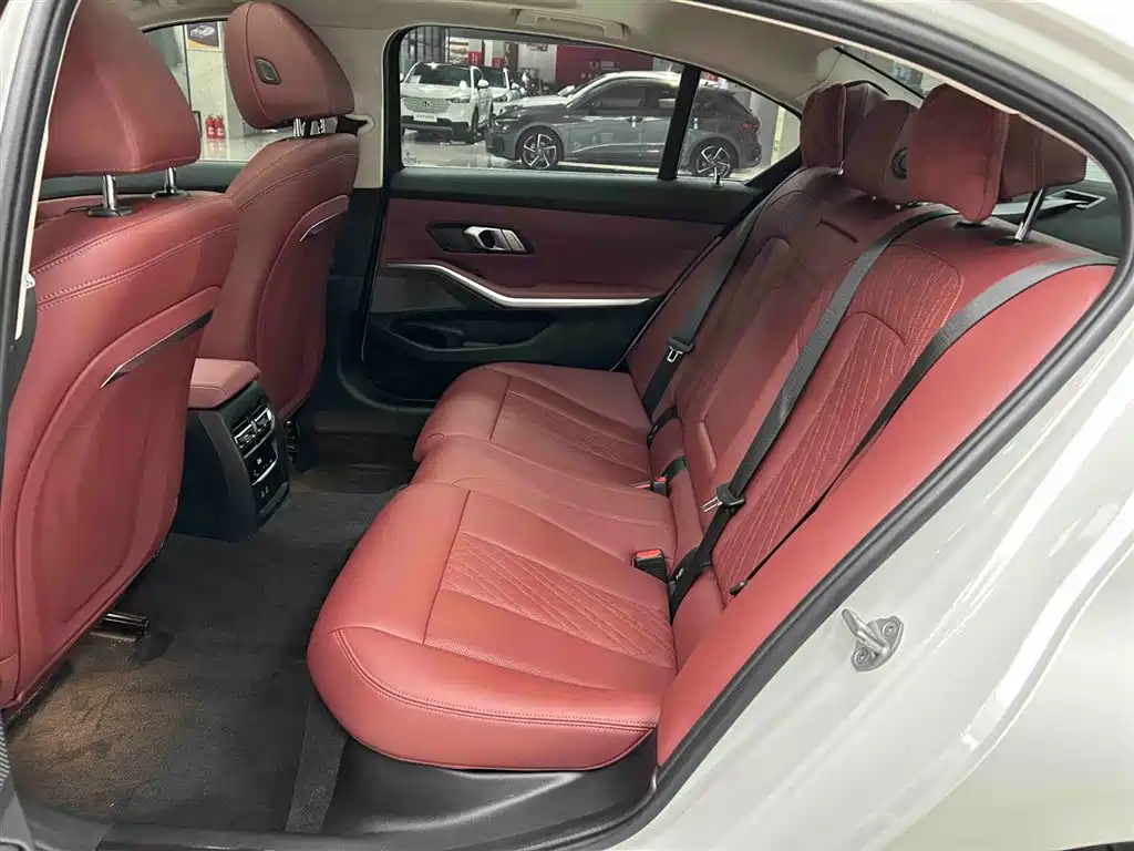 BMW 3 Series 2023 — фото 15