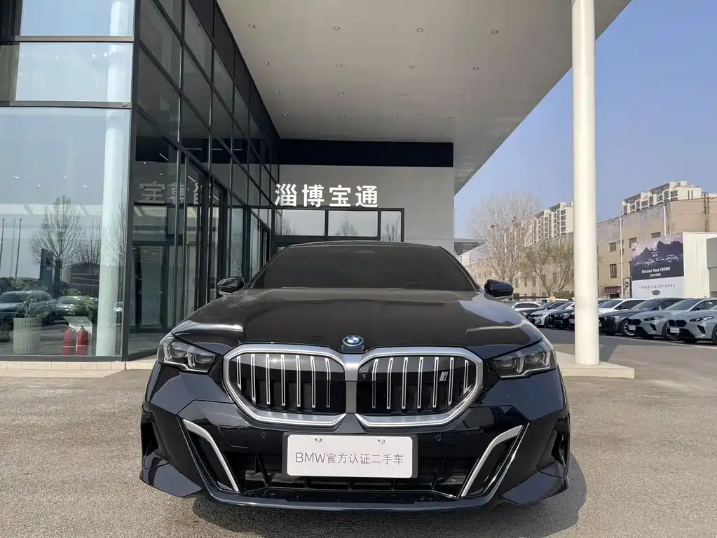 BMW i5 2025 — фото 3