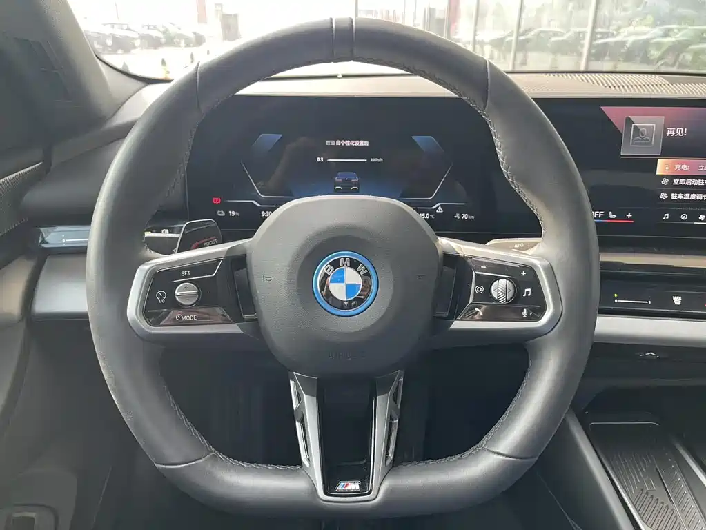 BMW i5 2025 — фото 11