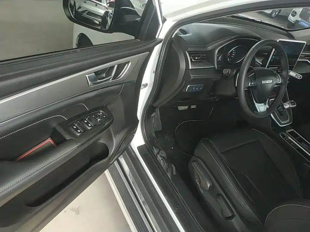 Haval M6 2022 — фото 16
