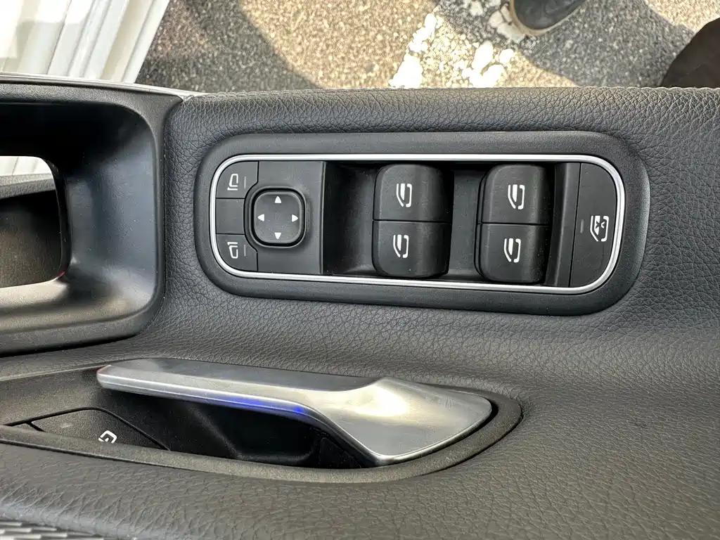 Mercedes-Benz A-Class 2023 — фото 10