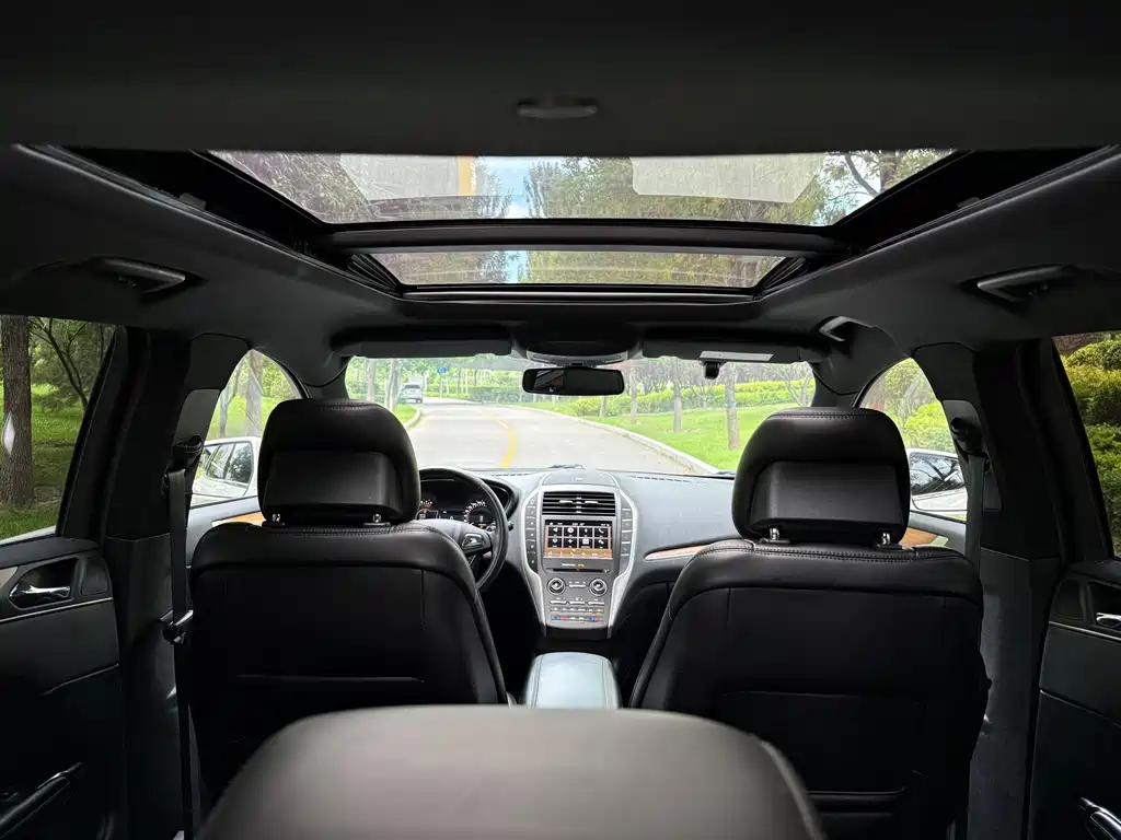 Lincoln MKC 2017 — фото 25