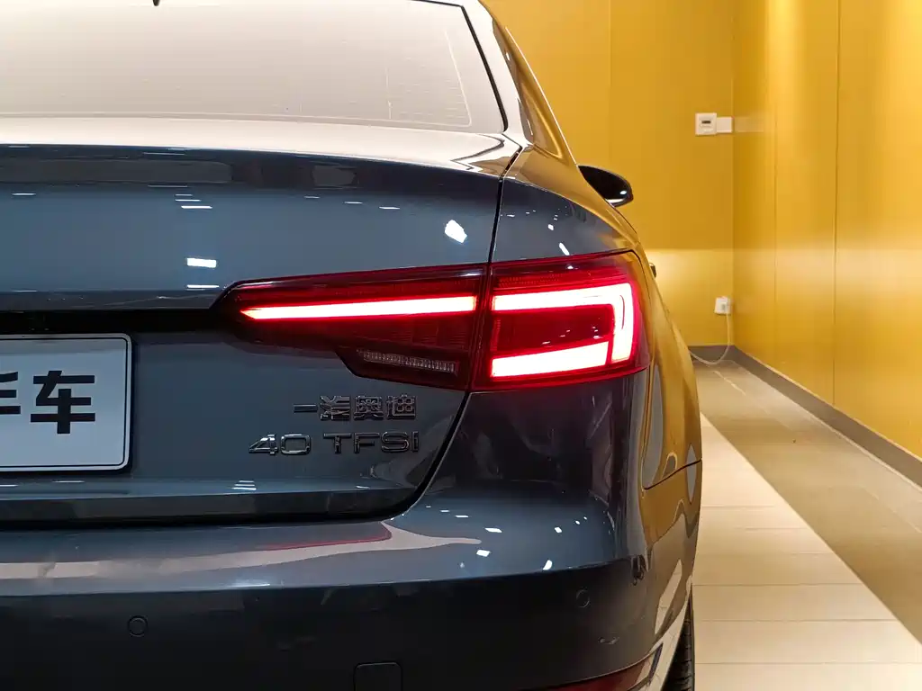 Audi A4L 2018 — фото 26