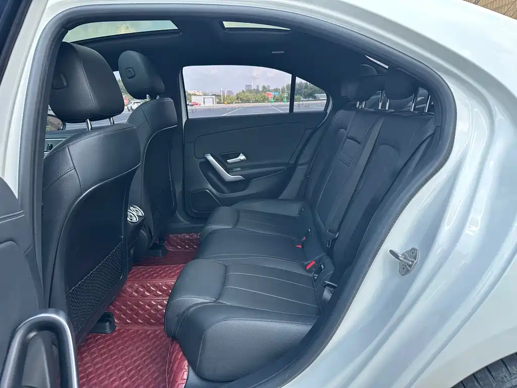 Mercedes-Benz A-Class 2023 — фото 5