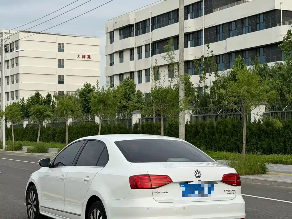 Volkswagen Sagitar 2018