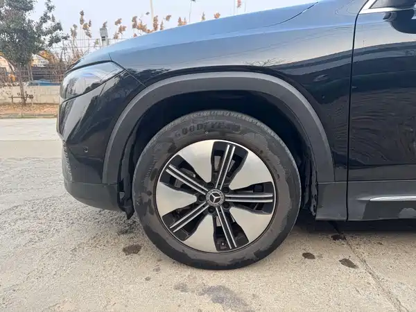 Mercedes-Benz EQB 2024