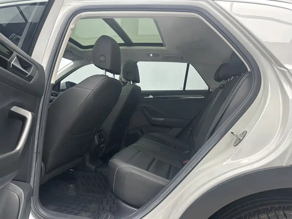 Volkswagen T-Roc 2023
