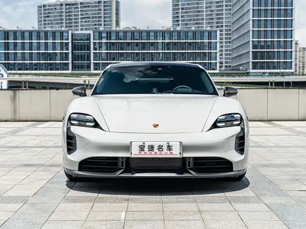 Porsche Taycan 2024