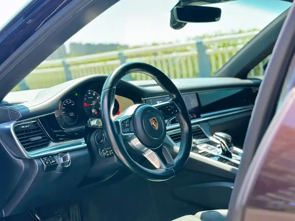 Porsche Panamera 2018 — фото 8