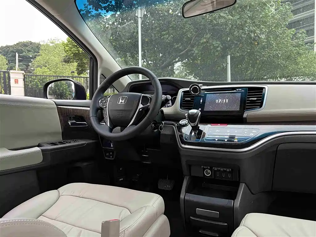 Honda Odyssey 2018 — фото 11