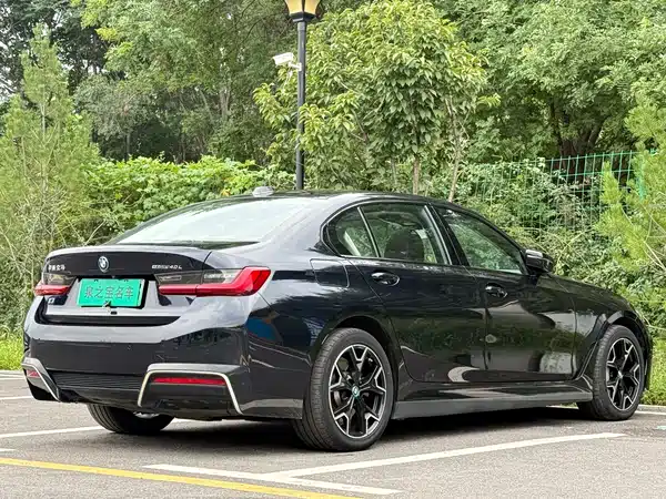 BMW i3 2024