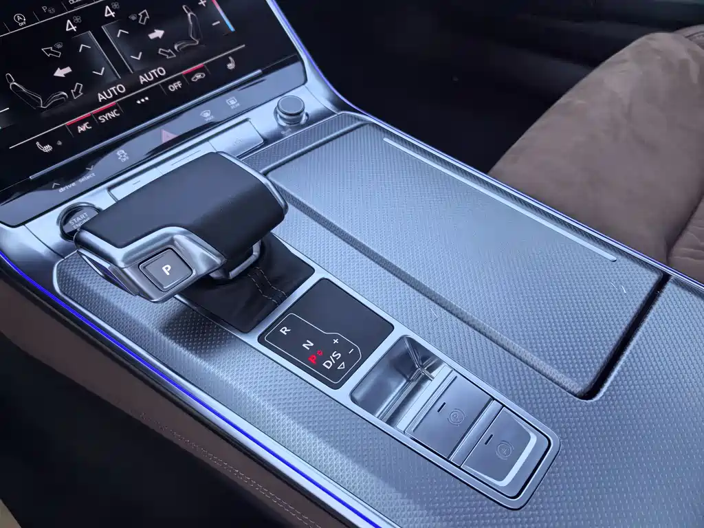 Audi A7L 2024 — фото 14