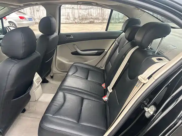 Peugeot 408 2011