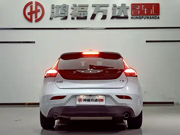 Volvo V40 2017