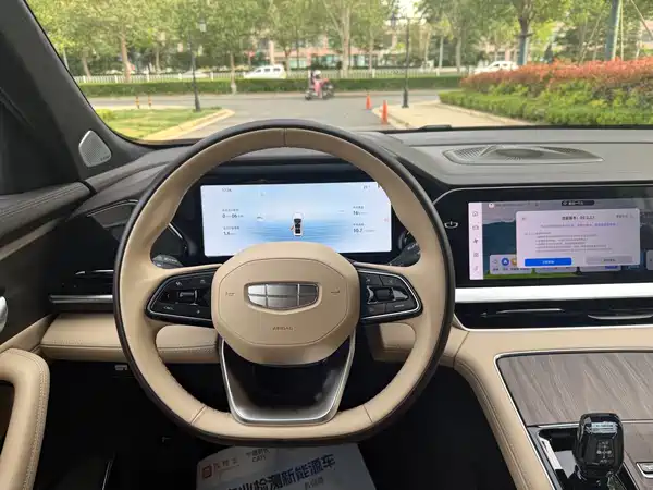 Geely Xingyue L 2025