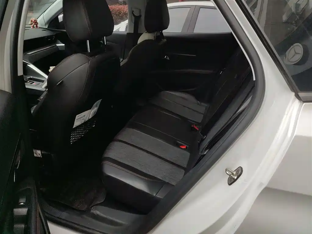 Peugeot 4008 2018 — фото 17