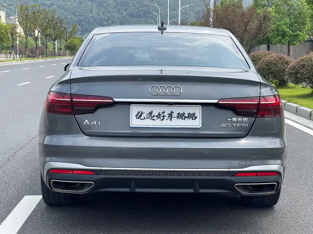 Audi A4L 2022 — фото 12