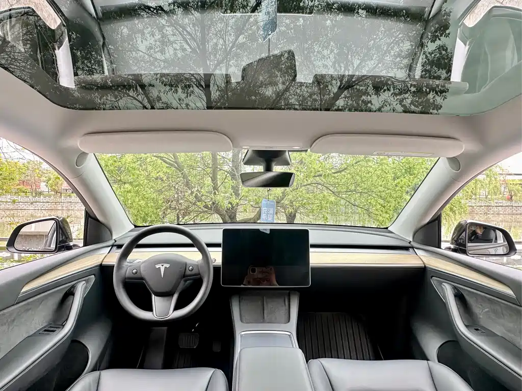 Tesla Model Y 2023 — фото 15