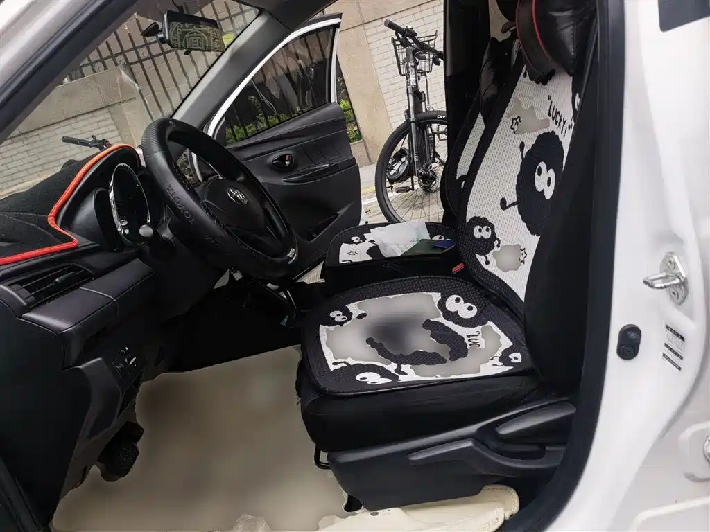 Toyota Yaris L 2019 — фото 11