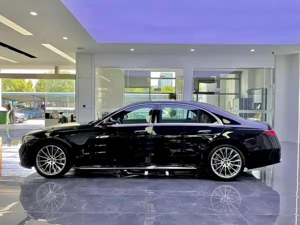 Mercedes-Benz S-Class 2024