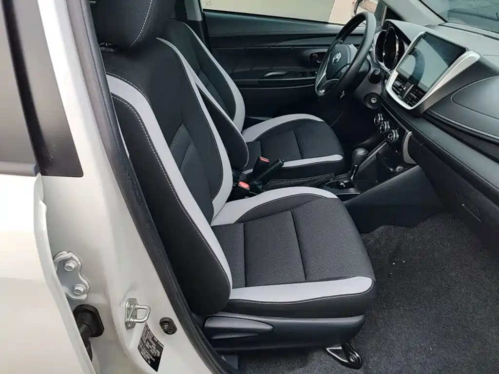 Toyota Yaris L 2022 — фото 25