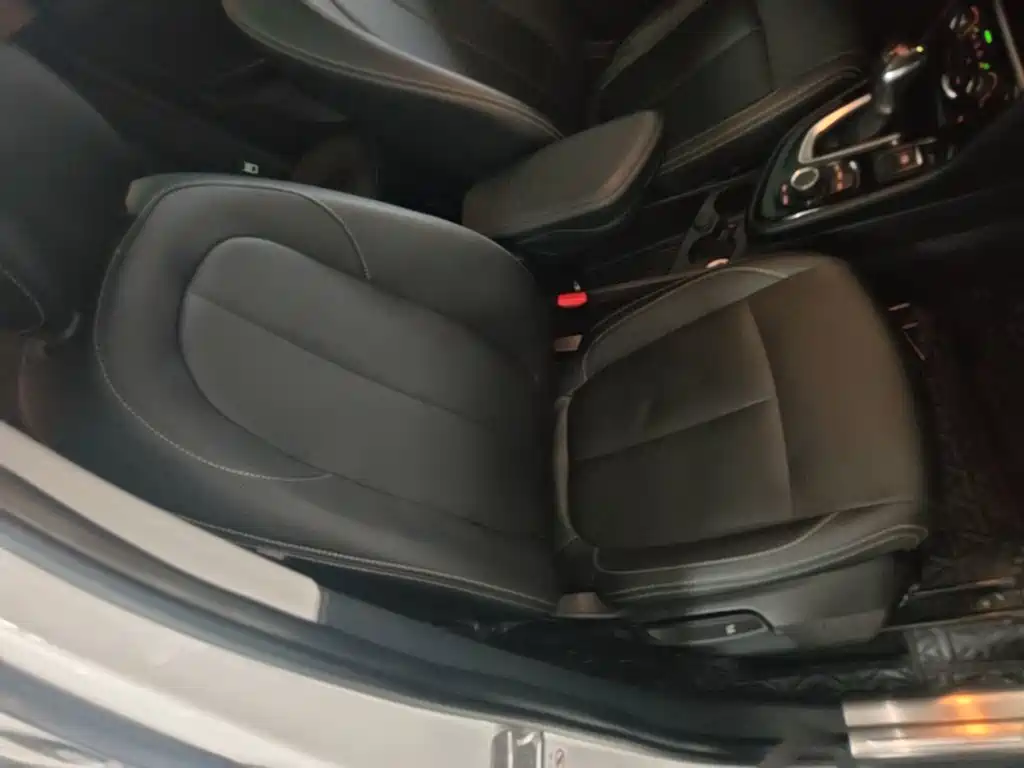 BMW 2 Series Active Tourer 2018 — фото 25