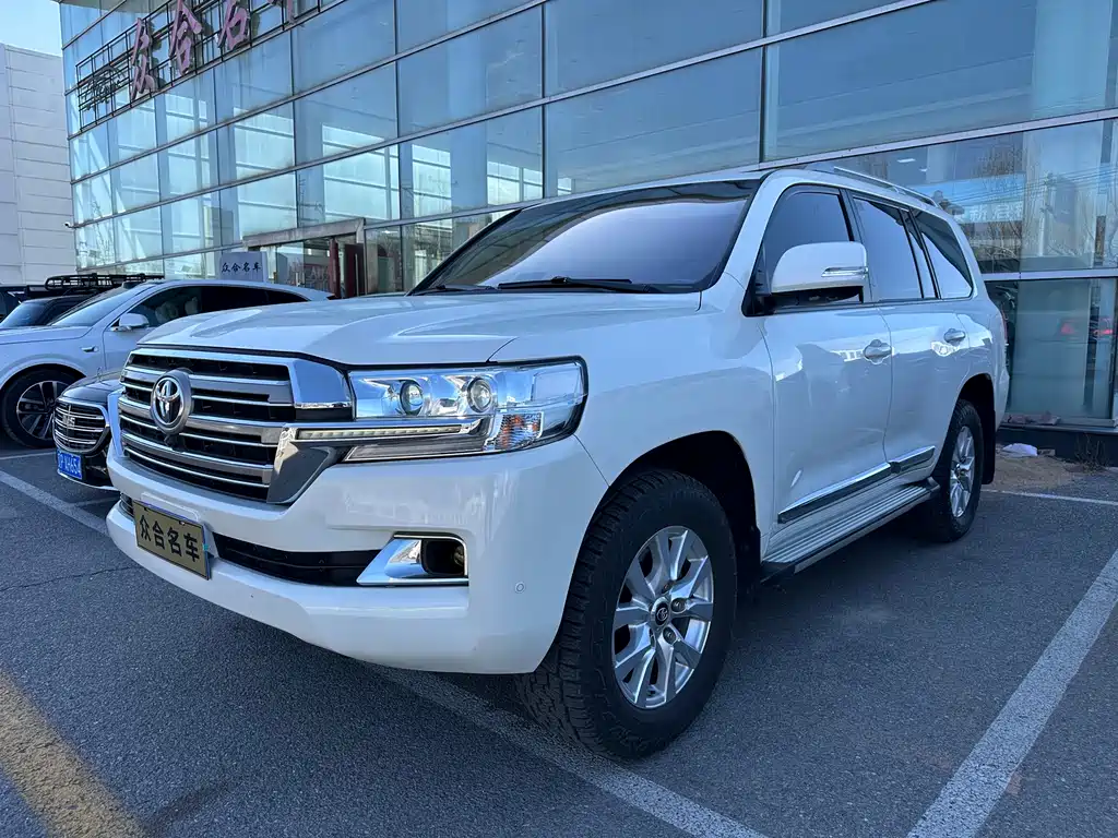 Toyota Land Cruiser 2019 — фото 1