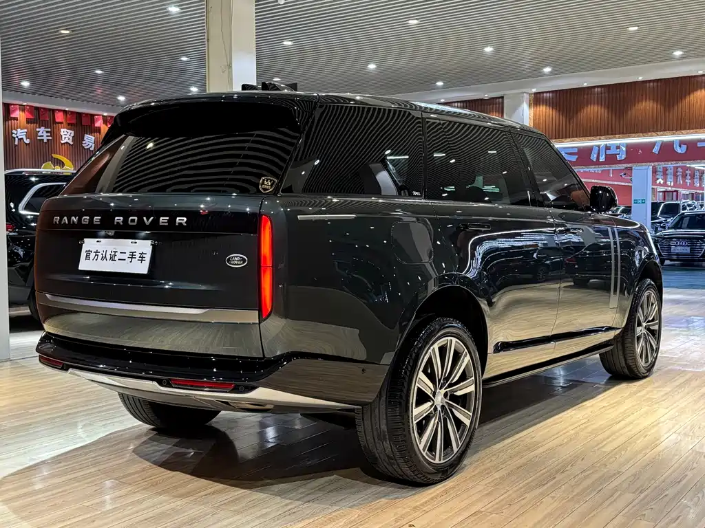 Land Rover Range Rover 2023 — фото 10