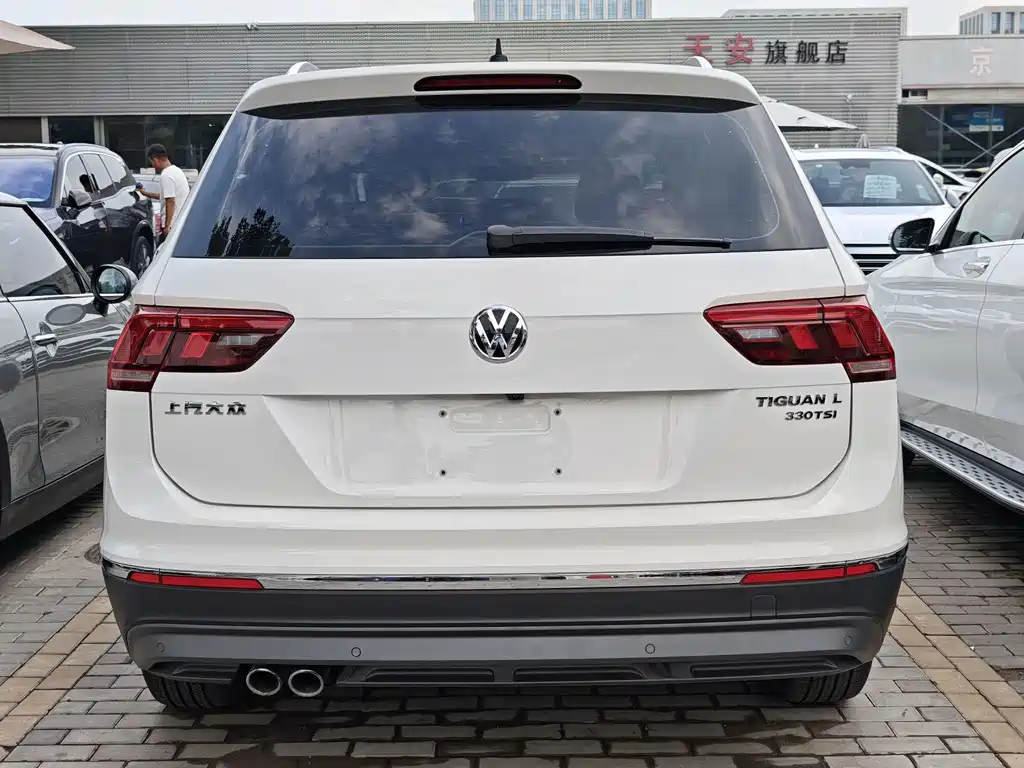 Volkswagen Tiguan L 2018 — фото 15