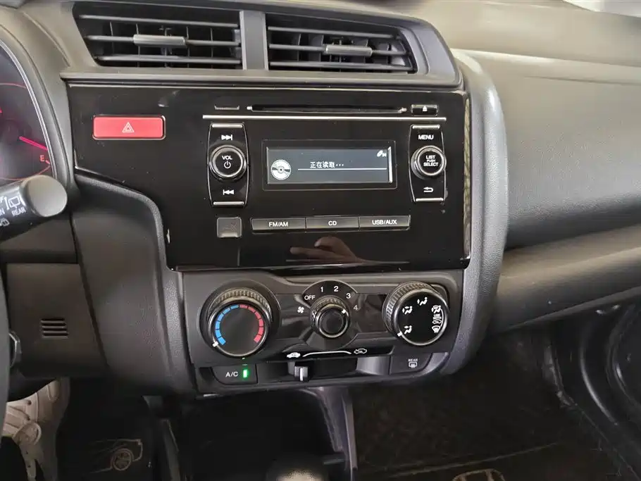 Honda Fit 2016 — фото 11