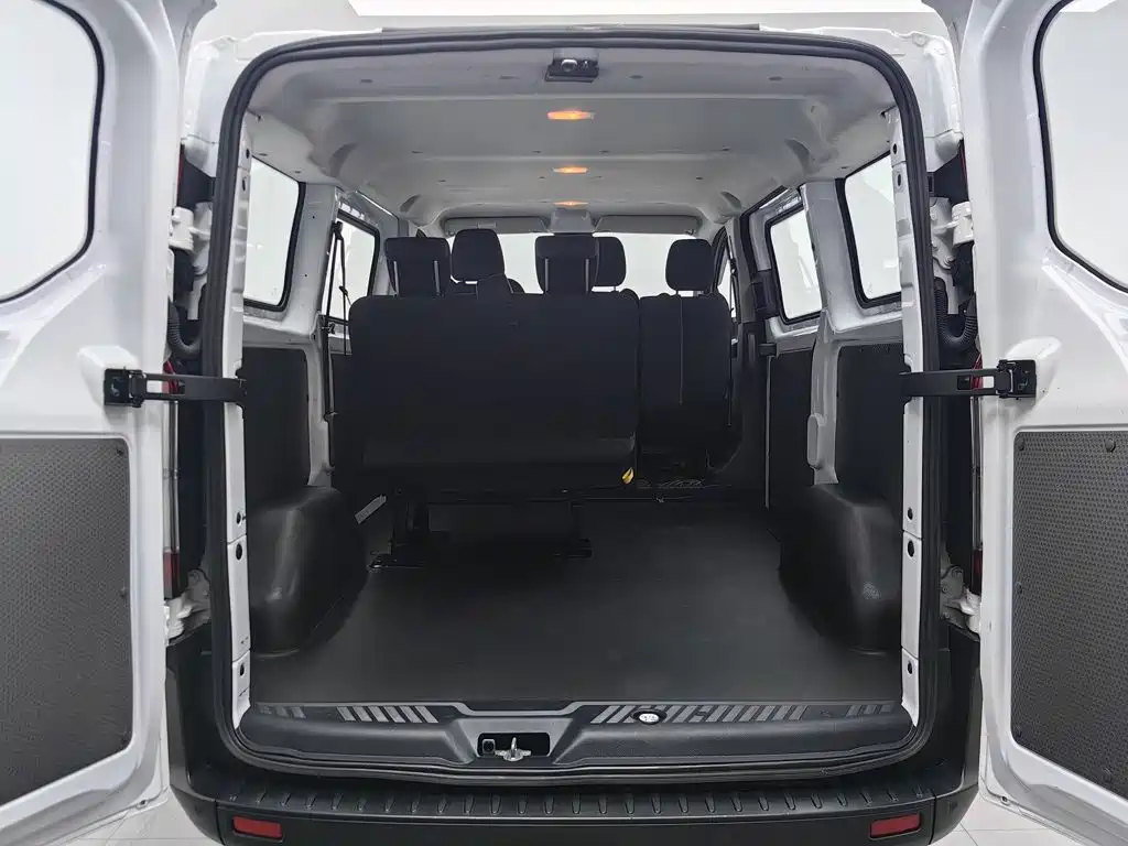 Ford Transit 2023 — фото 16