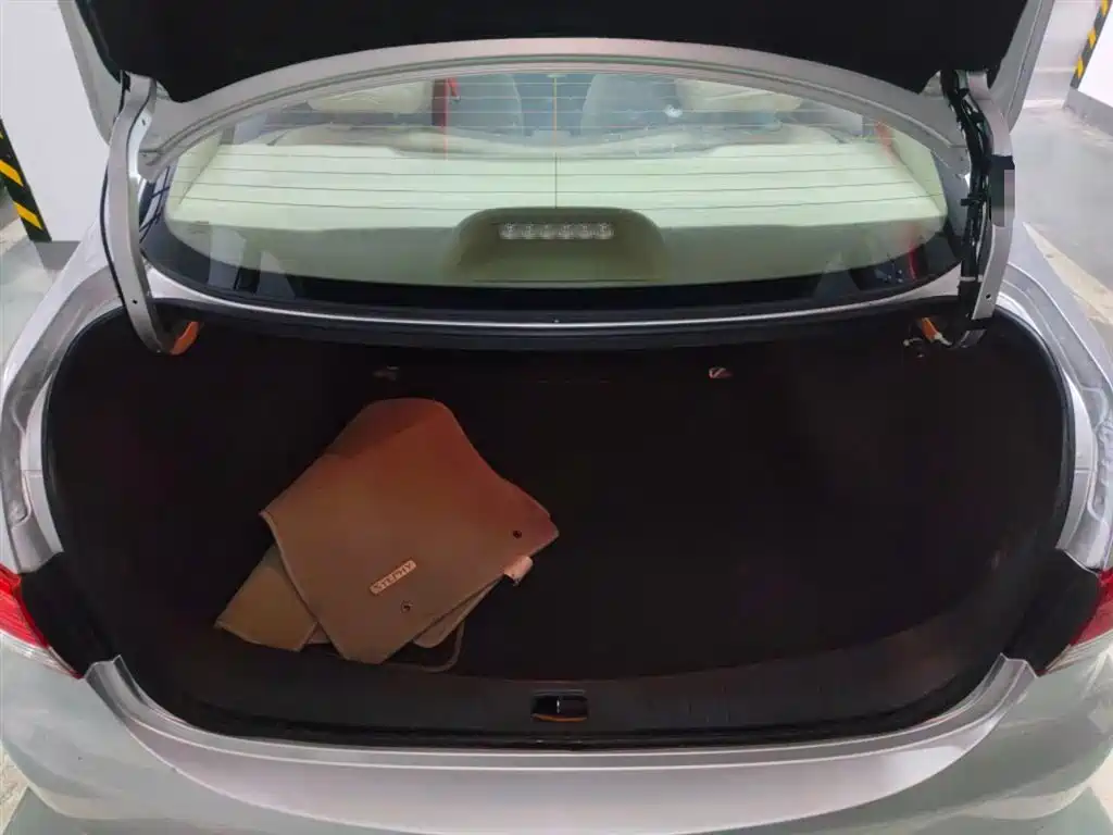 Nissan Sylphy 2014 — фото 19