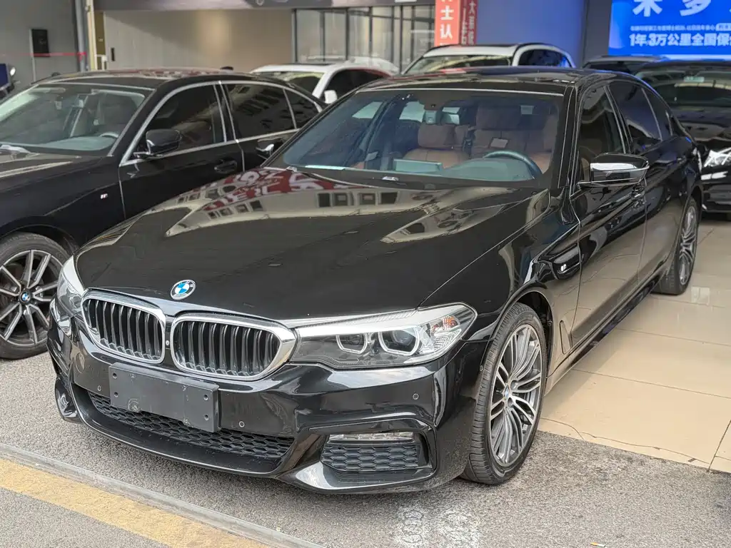 BMW 5 Series 2018 — фото 1