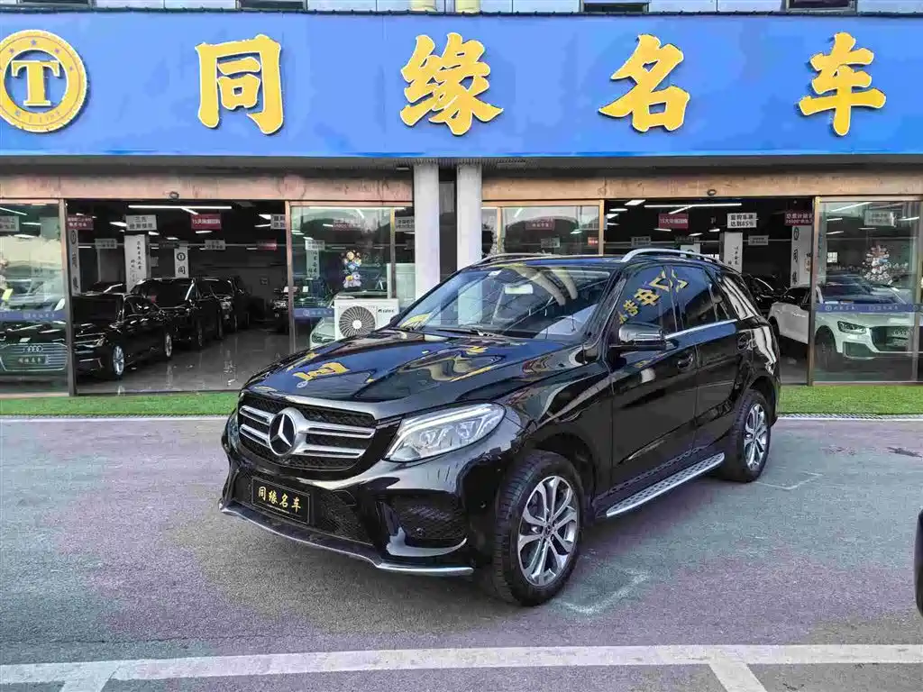 Mercedes-Benz GLE 2017 — фото 1