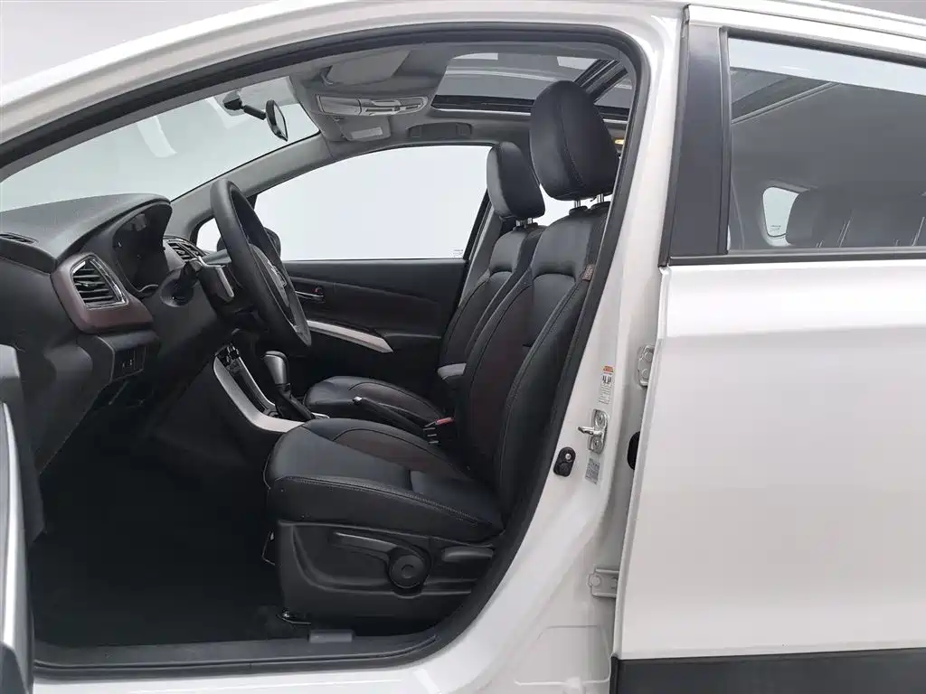 Suzuki Vitara 2017 — фото 10