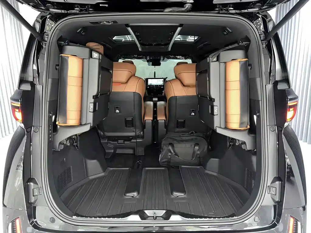 Toyota Vellfire 2025 — фото 12