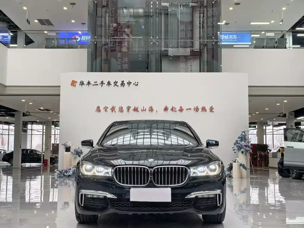 BMW 7 Series 2019 — фото 2