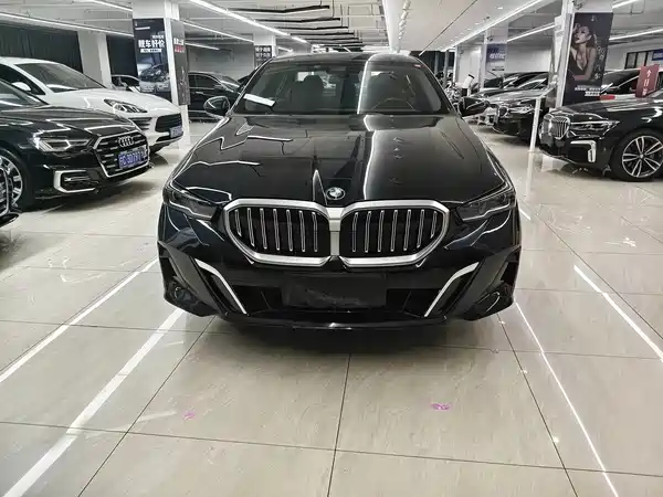 BMW 5 Series 2025