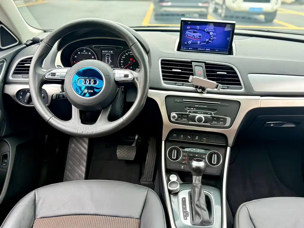 Audi Q3 2016 — фото 22