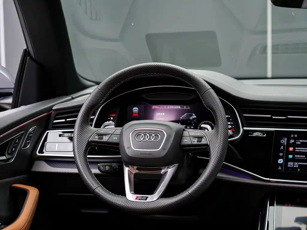 Audi RS Q8 2024 — фото 17