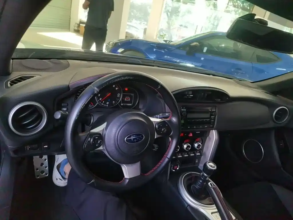 Subaru BRZ 2017 — фото 10